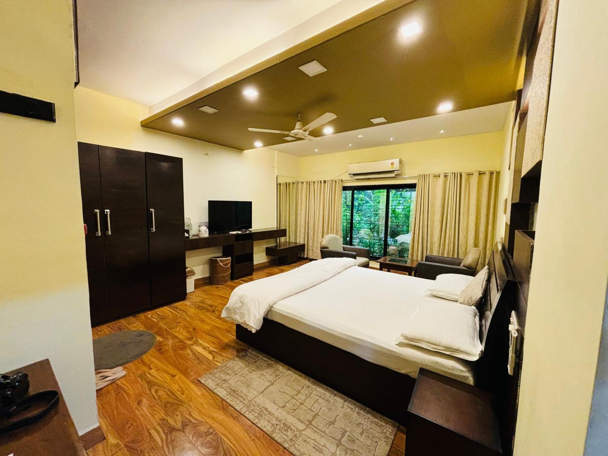 Royal Palms Luxury Service Apartment Нагпур Екстериор снимка