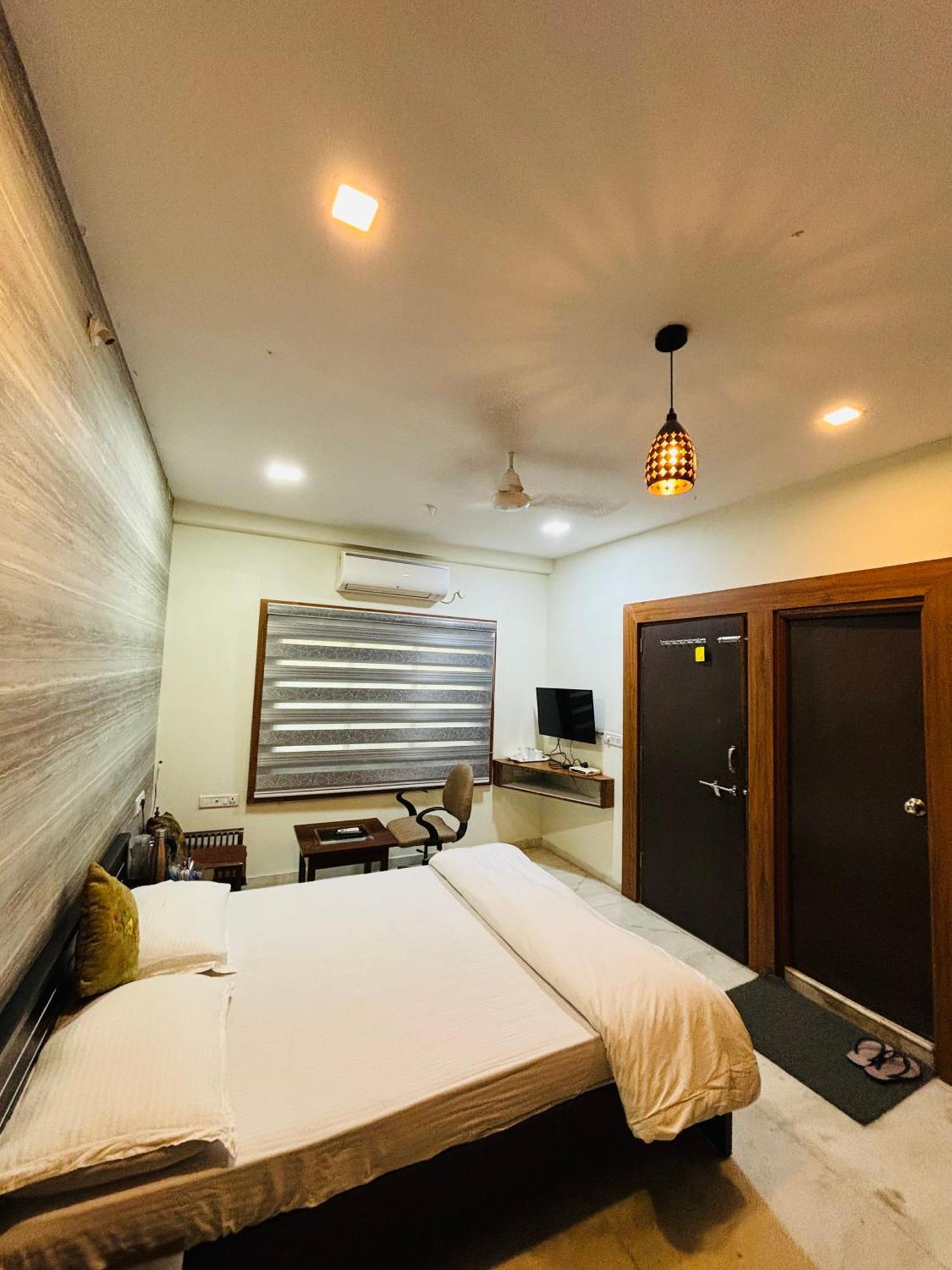 Royal Palms Luxury Service Apartment Нагпур Екстериор снимка