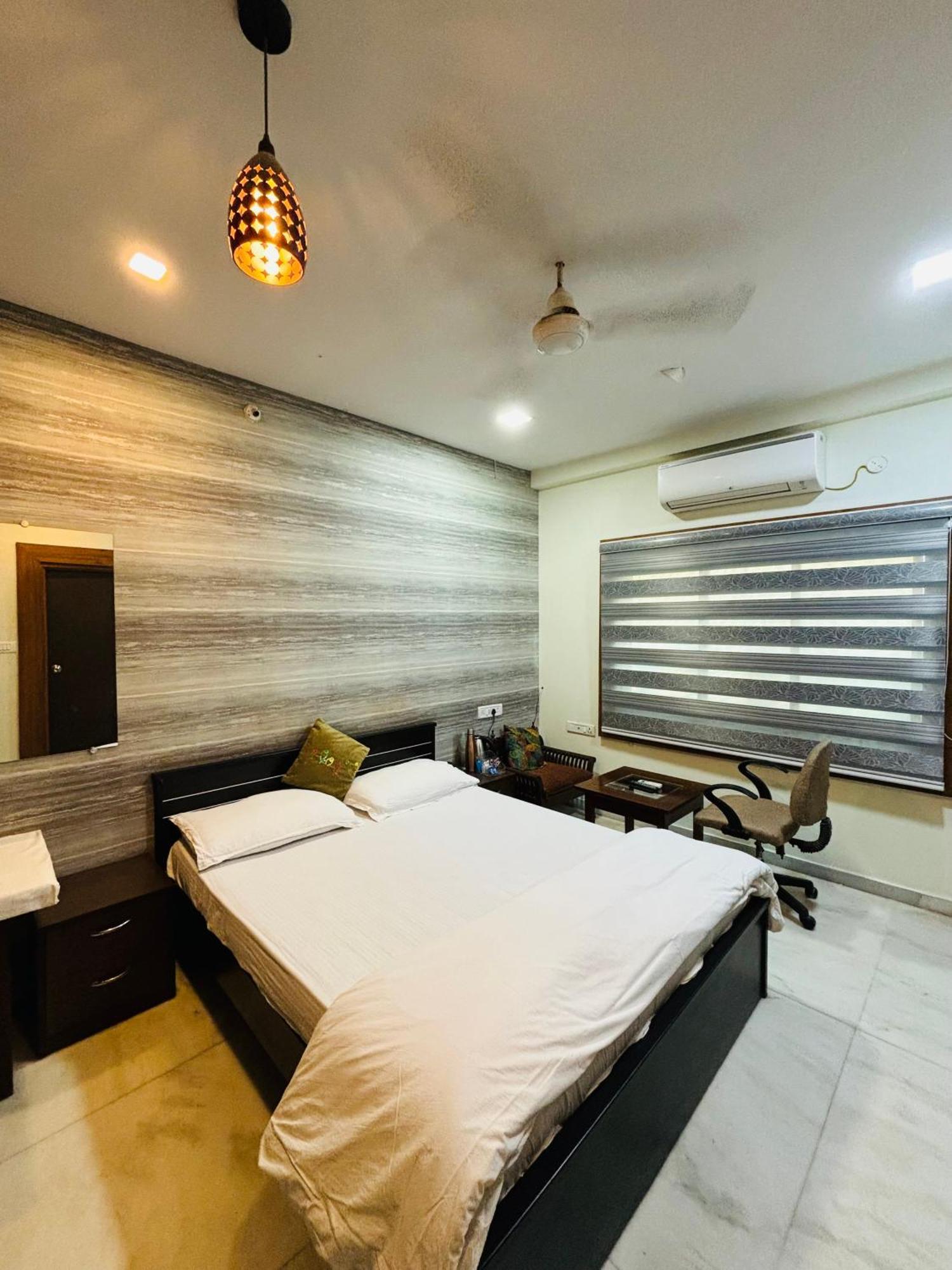 Royal Palms Luxury Service Apartment Нагпур Екстериор снимка