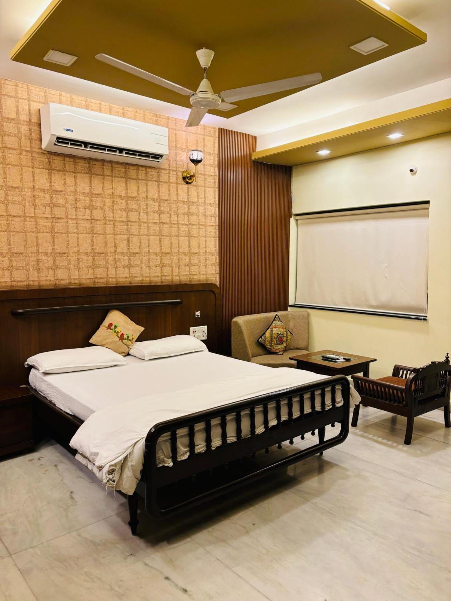 Royal Palms Luxury Service Apartment Нагпур Екстериор снимка